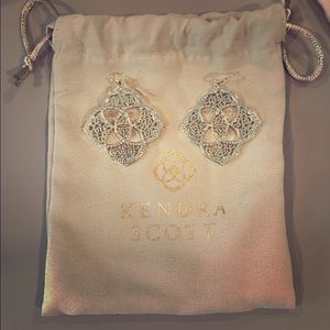NWOT Kendra Scott Dawn Earrings